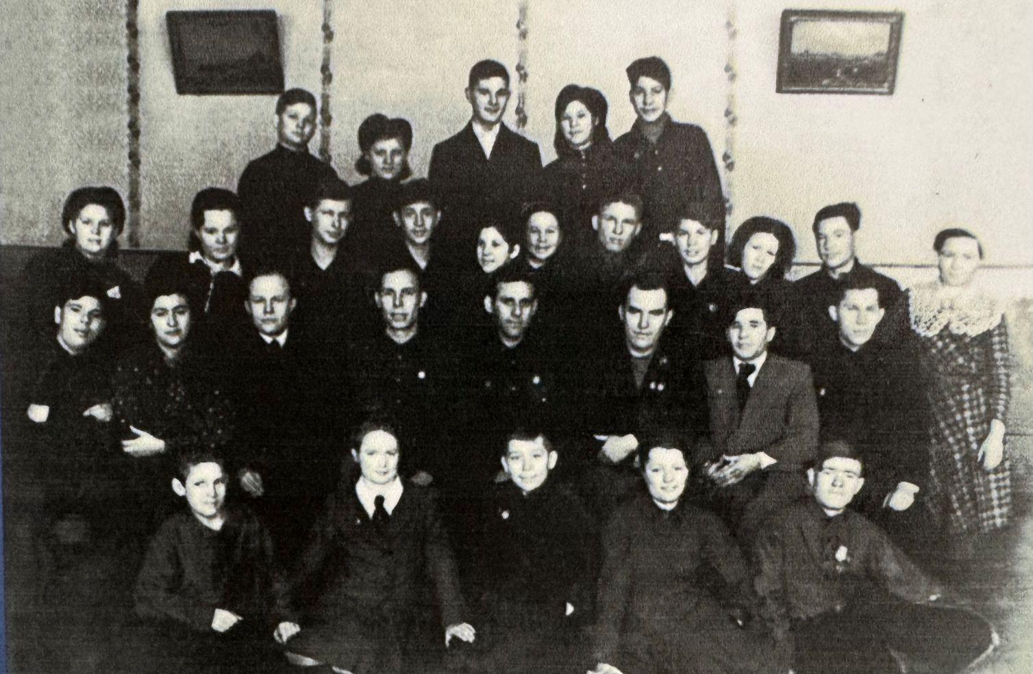 Преподаватели и Учащиеся 1943г.