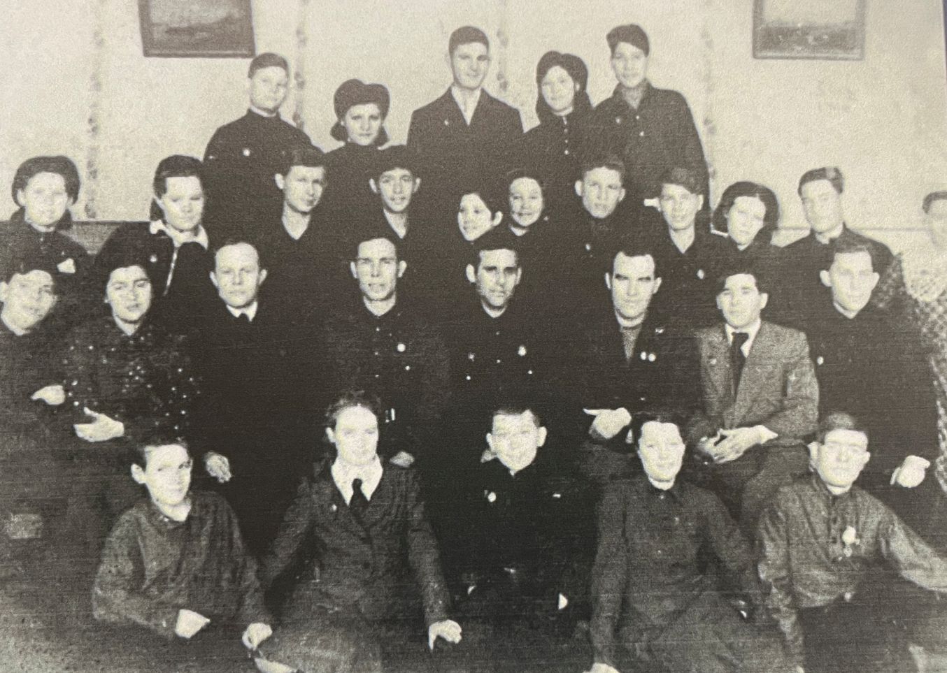 Участники ансамбля 1943 г.